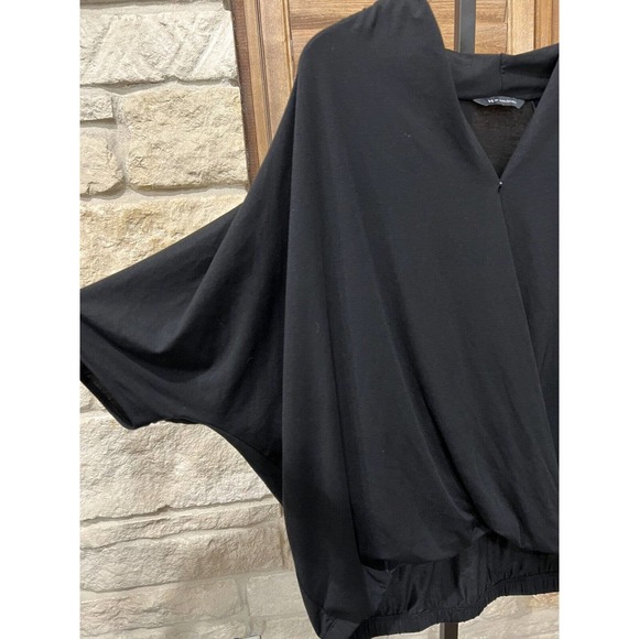 H By Halston Women’s Short Sleeve Faux Wrap Blouse Black Knit Fabric Size M NWOT - Picture 3 of 6